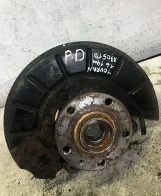 Volkswagen Touran II Front wheel hub