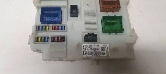 Volvo V60 Fuse module BG9T14C256HA 31327995AA M1387985