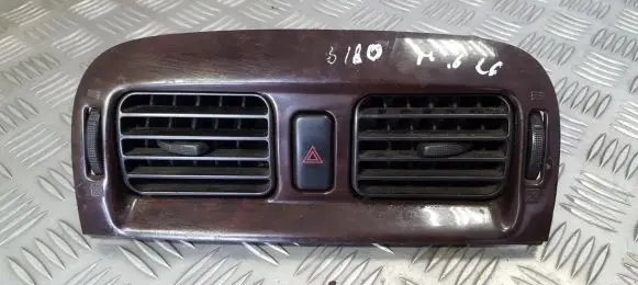 Mazda 626 Dash center air vent grill GM932 GM933