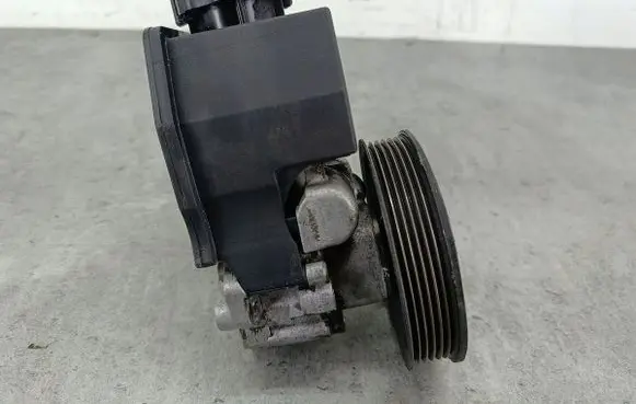 Mercedes-Benz C W203 Power steering pump