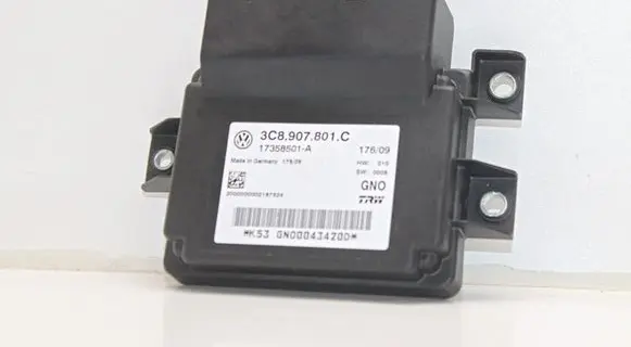Volkswagen PASSAT CC Rear brake EMF control unit/module 3C8907801C