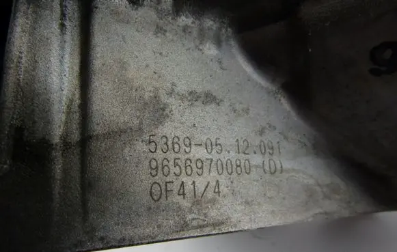 Oil filter mounting bracket