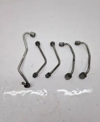 Fuel injector supply line/pipe