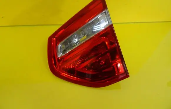 Citroen C4 Grand Picasso Tailgate rear/tail lights