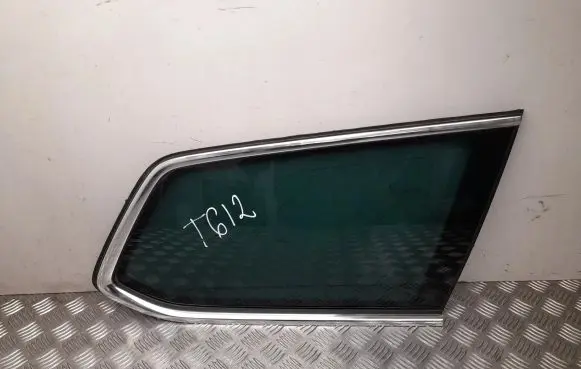 Volkswagen PASSAT B8 Rear door window/glass frame 3G9845298BT