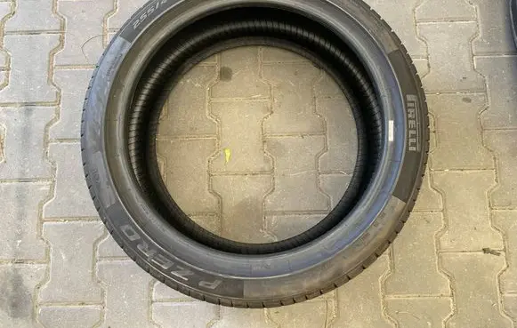 Volvo XC40 R20 summer tire 