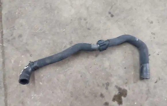 Volkswagen Jetta VI Engine coolant pipe/hose