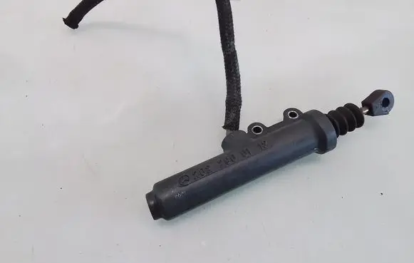 Mercedes-Benz ML W163 Clutch master cylinder 2022900112