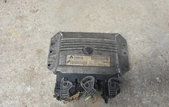 Renault Laguna II Engine control unit/module 8200444586