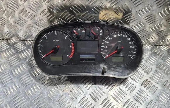 Seat Toledo II (1M) Speedometer (instrument cluster) W01M0920801B