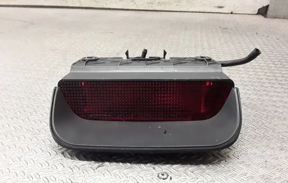 Honda CR-V Third/center stoplight