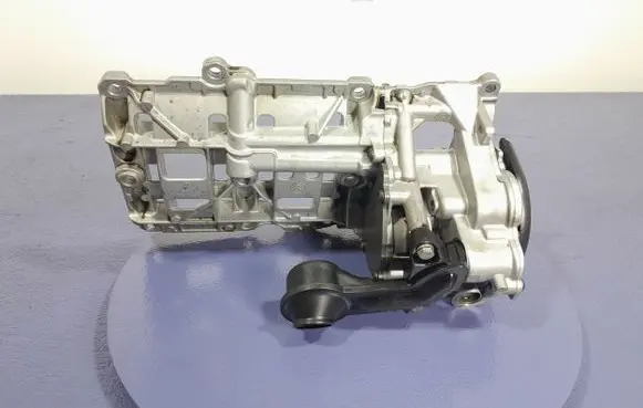 BMW X3 F25 Oil pump 7810773