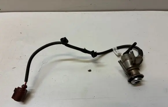 Skoda Superb B8 (3V) AdBlue injector 04L131113P