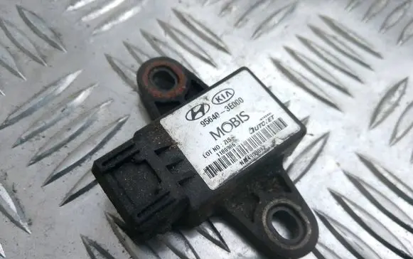 KIA Sorento ESP acceleration yaw rate sensor 956403E000 1180986 NN4908092
