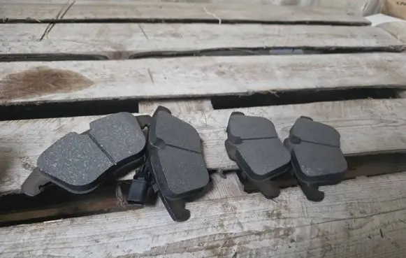 Audi A5 8T 8F Brake pads (front) 8K0698151A