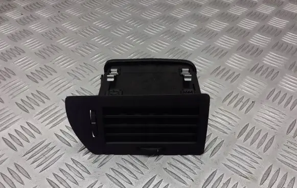 Opel Astra H Dashboard air vent grill cover trim 13228917