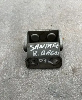 Hyundai Santa Fe Tailgate/trunk/boot hinge