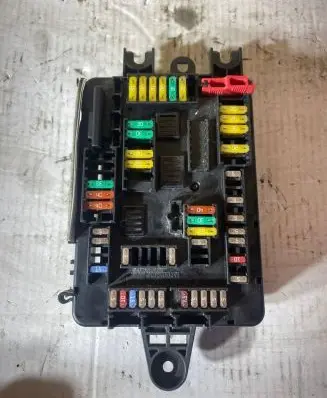 BMW 4 F32 F33 Fuse module 9389070 19561000001 19102015