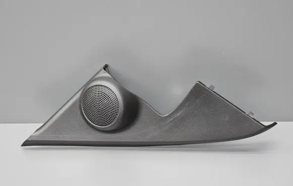 Front door high frequency speaker