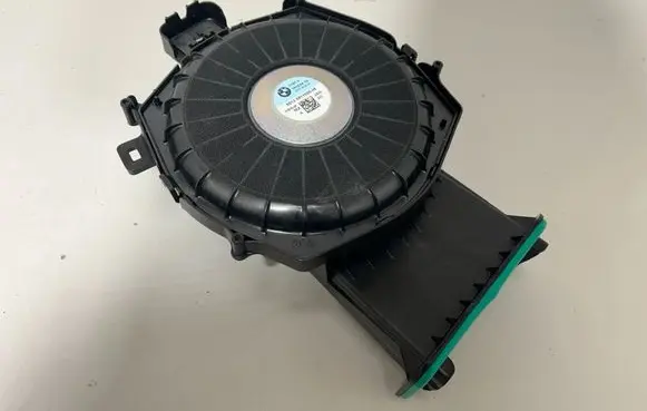 BMW X3 G01 Subwoofer speaker 6811926