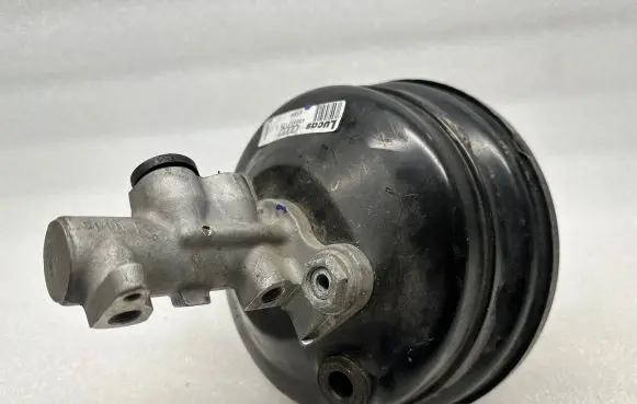 Audi A8 S8 D2 4D Brake booster 4D0612105E