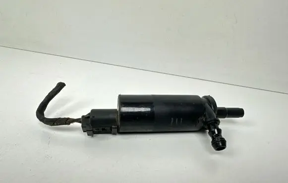 BMW 5 E60 E61 Headlight washer pump 577863