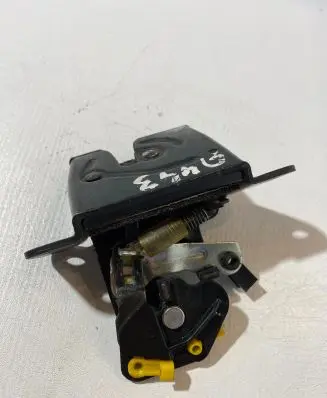 Loading door lock