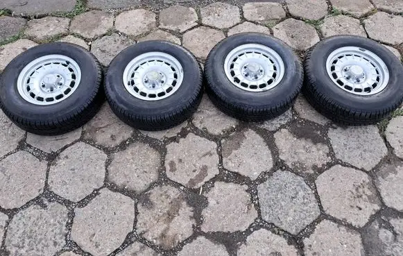 Mercedes-Benz 280 560 W126 R14 alloy rim 1264002102