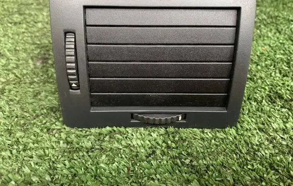 Skoda Fabia Mk1 (6Y) Dashboard side air vent grill/cover trim 6Y0819702