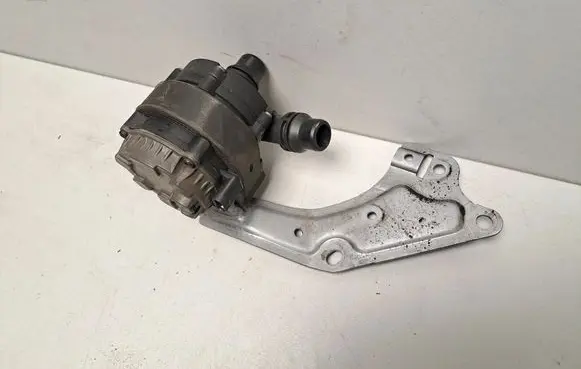 BMW X7 G07 Electric auxiliary coolant/water pump 6834936 9476805