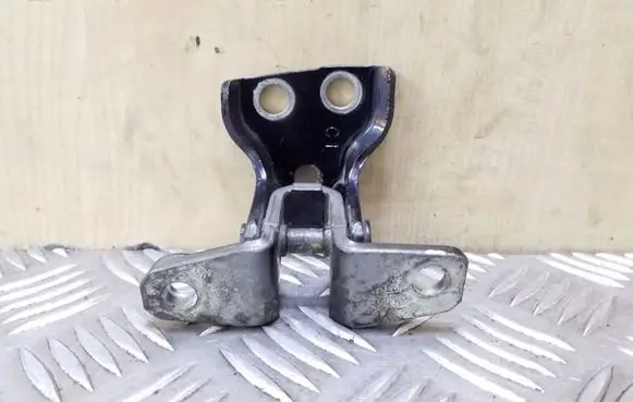Mitsubishi Pajero Rear door upper hinge