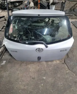 Toyota Yaris Tailgate/boot cover trim set 