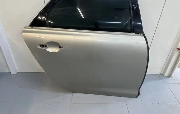 Jaguar XJL Rear door