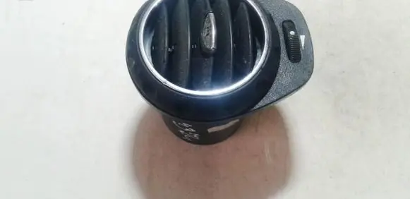 Alfa Romeo 147 Dash center air vent grill