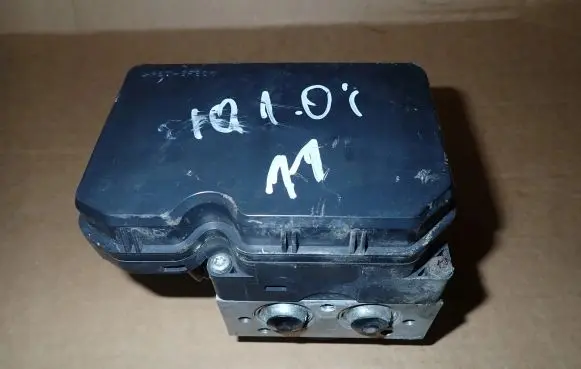 Toyota iQ ABS control unit/module 116040-30190