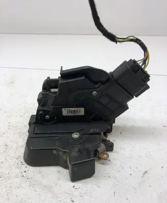 Volvo XC60 Front door lock 30799302