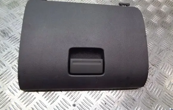 Ford Focus Glove box lid/cover 