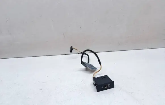 BMW 3 E90 E91 AUX in-socket connector 9172021