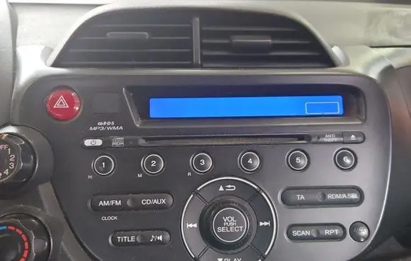 Radio/CD/DVD/GPS head unit