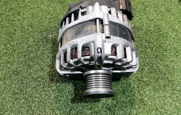 Renault Trafic III (X82) Generator/alternator 231001423R