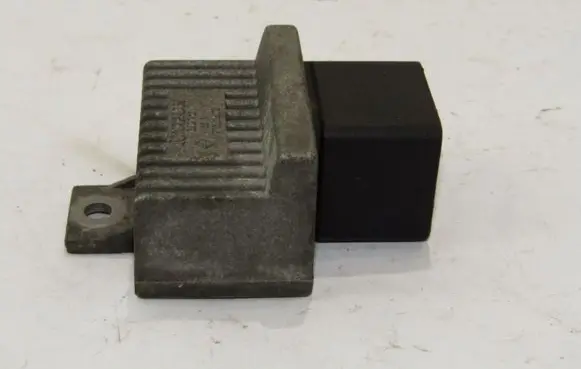 Renault Kangoo I Glow plug pre-heat relay