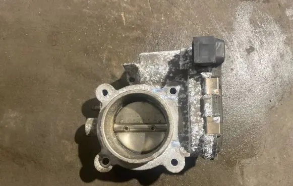 Mercedes-Benz C W203 Throttle valve A1111410325 18726 DK0022