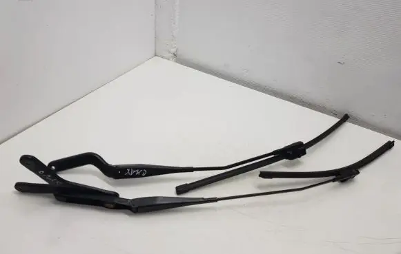 Ford Focus C-MAX Front wiper blade arm 3M5117526CA