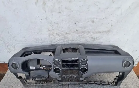 Peugeot Partner Dashboard 9680926477 96738646ZM 9680918377