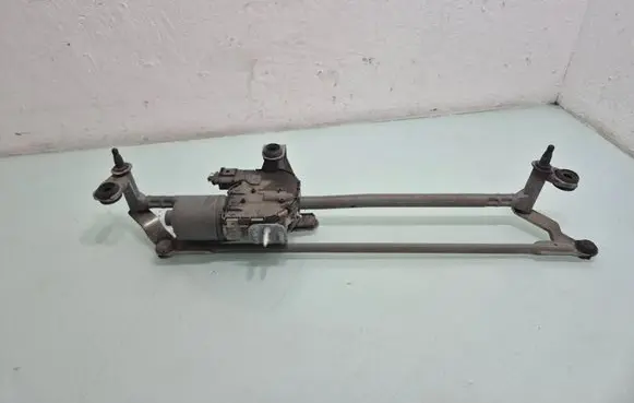 Volkswagen Tiguan Front wiper linkage and motor 5N1955023B 5N1955119A