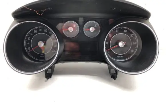 Speedometer (instrument cluster)
