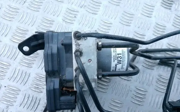 KIA Sportage ABS Pump 589203U310