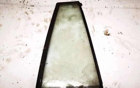 Rear vent window glass