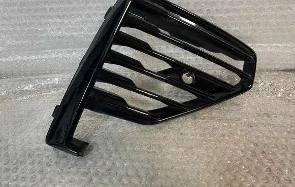 Volvo S60 Front bumper lower grill 32227027