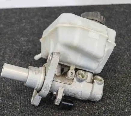 Volkswagen PASSAT B6 Master brake cylinder